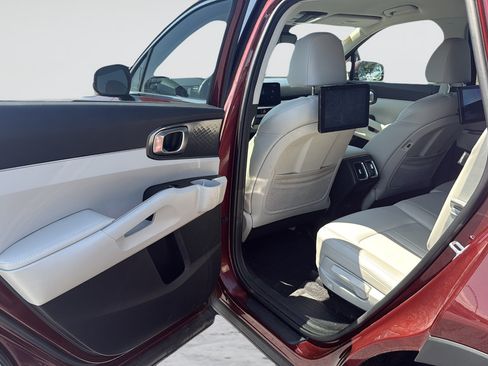 Used 2025 Kia Sorento S AWD/4WD image 33