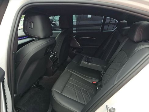 Used 2024 BMW 540i xDrive w/ Executive Package AWD/4WD image 12