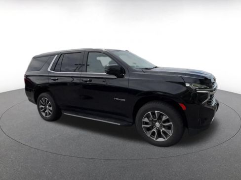 Used 2023 Chevrolet Tahoe LT w/ Luxury Package AWD/4WD image 2