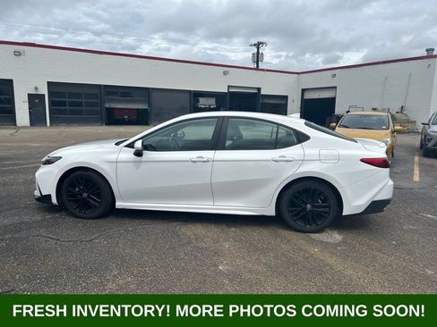 Used 2025 Toyota Camry SE FWD image 5