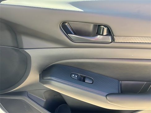 Used 2025 Nissan Altima 2.5 S image 15