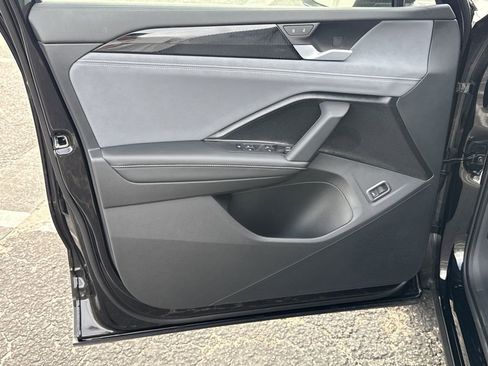 New 2026 Volkswagen Tiguan SE image 10