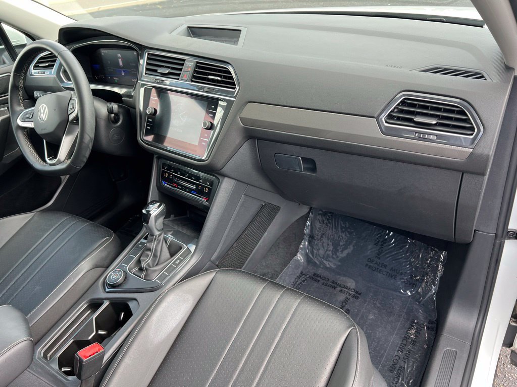 Used 2022 Volkswagen Tiguan SE AWD/4WD image 28