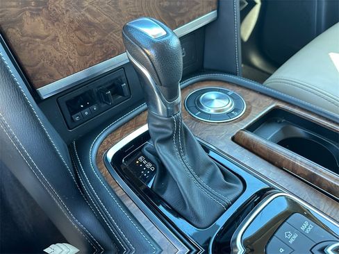 Used 2023 Nissan Armada SL image 28