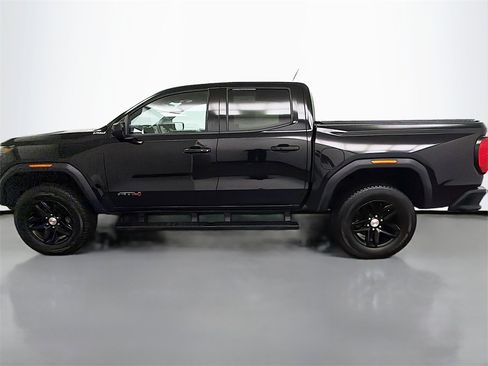 Used 2024 GMC Canyon AT4 image 4