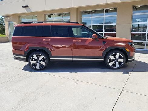 Used 2025 Hyundai Santa Fe Limited AWD/4WD image 6