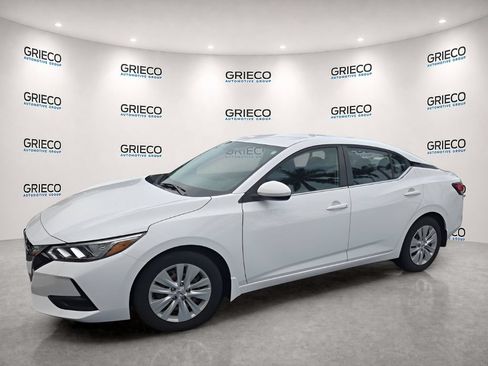 Certified 2023 Nissan Sentra S FWD image 2