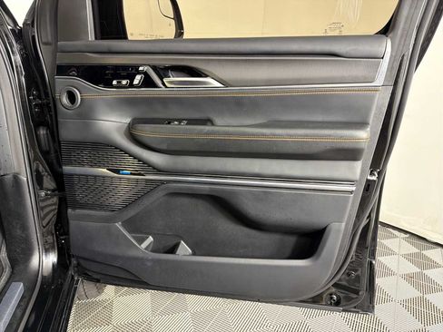 Used 2023 Jeep Grand Wagoneer Series III w/ Rear Seat Video Group 1 AWD/4WD image 14