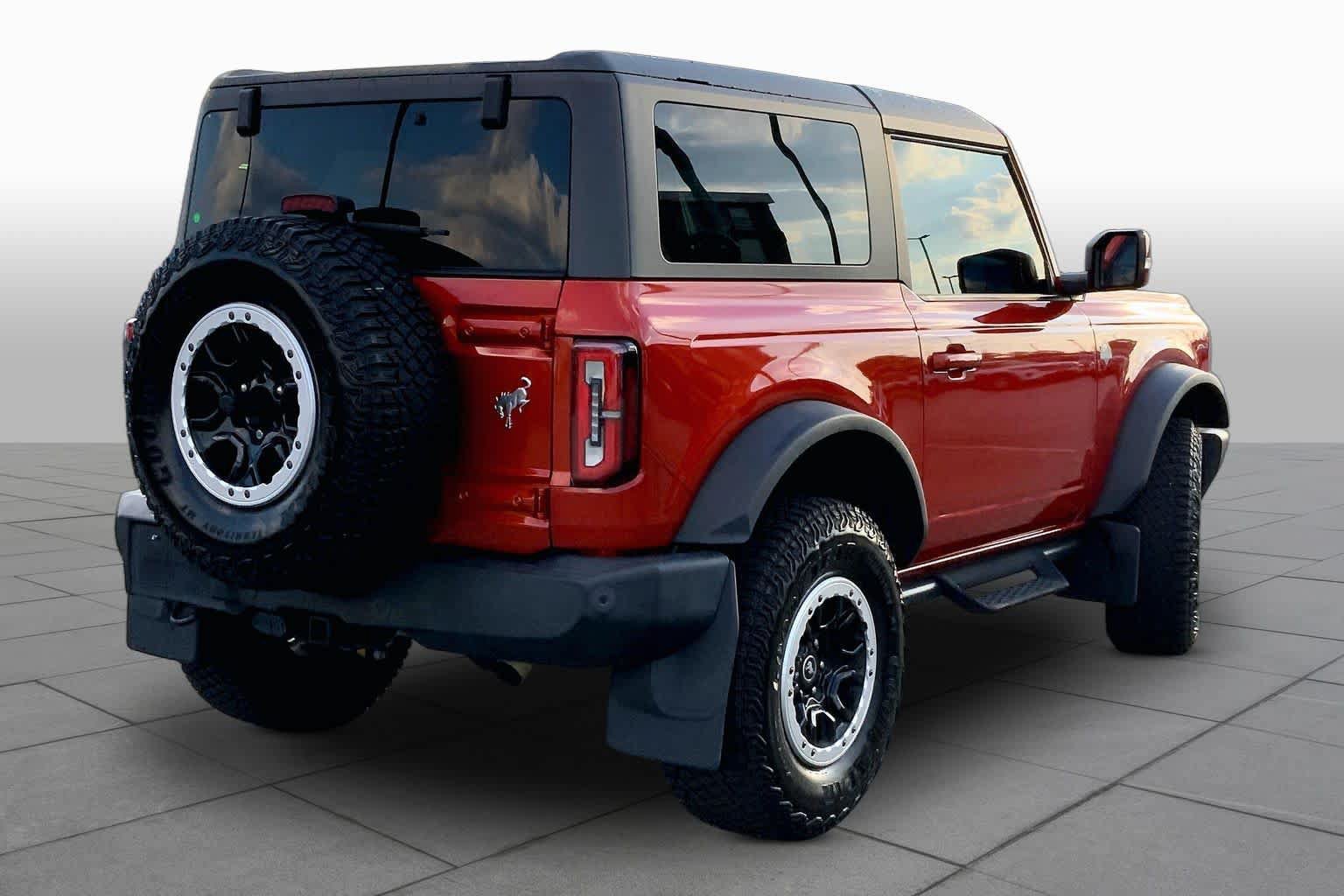 Used 2023 Ford Bronco Outer Banks w/ Sasquatch Package AWD/4WD image 12