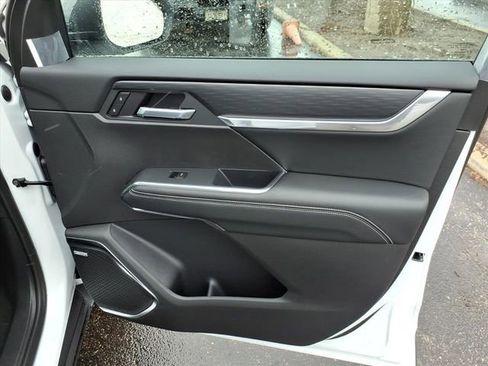 New 2026 GMC Acadia Elevation image 28