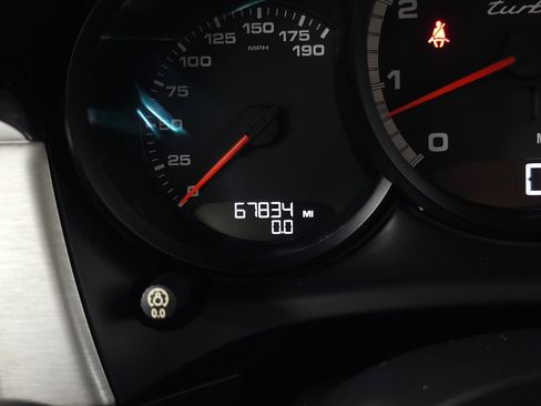 Used 2015 Porsche Macan Turbo image 19