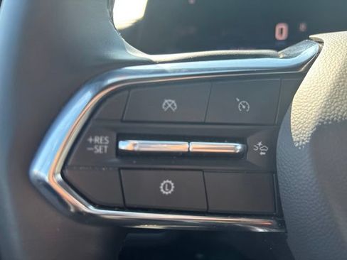 Used 2025 Chevrolet Suburban Premier AWD/4WD image 19