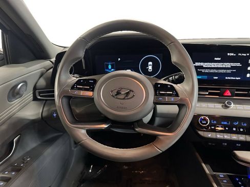 Used 2023 Hyundai Elantra SEL w/ Convenience Package FWD image 16