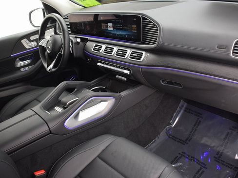Certified 2025 Mercedes-Benz GLS 450 4MATIC image 15