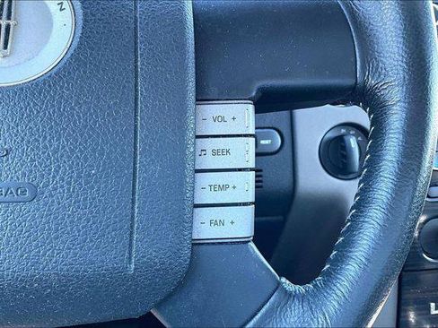 Used 2008 Lincoln Mark LT 4x4 image 14