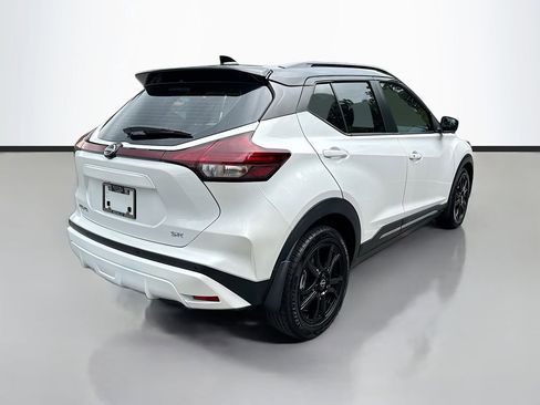 Used 2024 Nissan Kicks SR FWD image 8