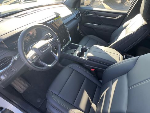 Used 2025 GMC Acadia Elevation w/ Elevation Premium Package image 15