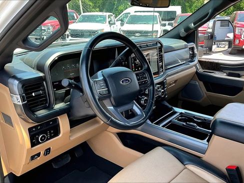 Used 2024 Ford F250 Lariat w/ Chrome Package AWD/4WD image 6