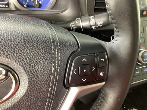 Used 2017 Toyota Sienna Limited Premium image 30