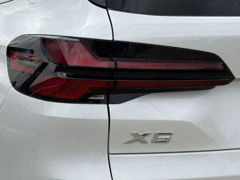 Used 2024 BMW X5 xDrive50e w/ Premium Package AWD/4WD image 6