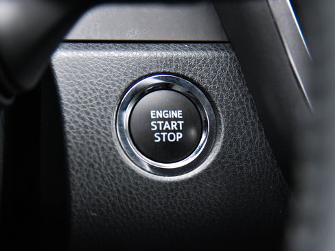 Used 2024 Toyota Camry SE w/ Convenience Package image 28