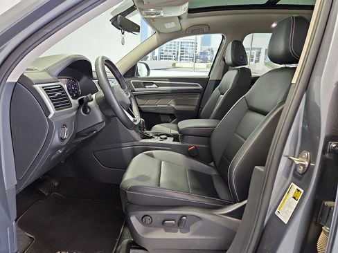 Certified 2023 Volkswagen Atlas SE w/ Panoramic Sunroof Package AWD/4WD image 16