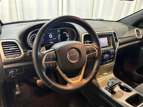 Used 2014 Jeep Grand Cherokee Laredo w/ Security & Convenience Group AWD/4WD image 2