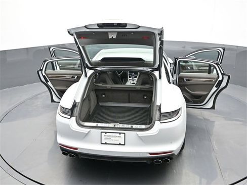Used 2023 Porsche Panamera 4 image 28