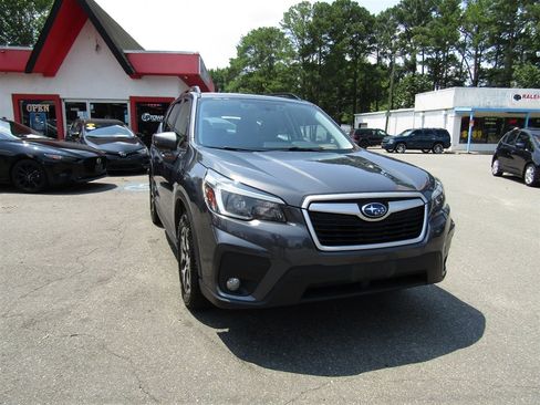Used 2021 Subaru Forester Premium AWD/4WD image 10