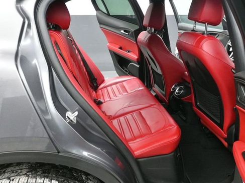 Used 2018 Alfa Romeo Stelvio Ti Sport image 39