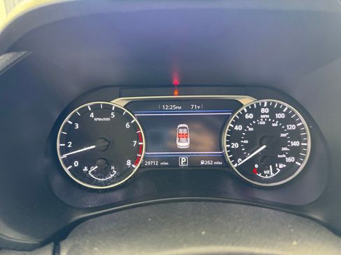 Used 2025 Nissan Sentra SV FWD image 4