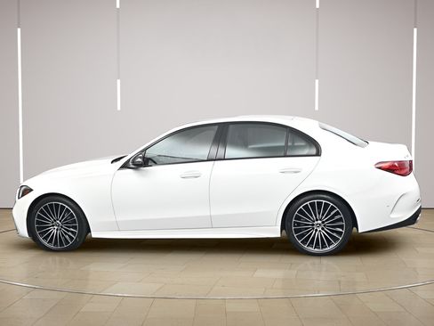Used 2024 Mercedes-Benz C 300 Sedan image 2