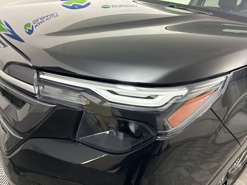 Used 2025 Subaru Forester Premium AWD/4WD image 34