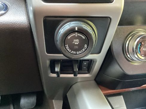 Used 2019 Ford F150 King Ranch w/ Equipment Group 601A Luxury AWD/4WD image 64
