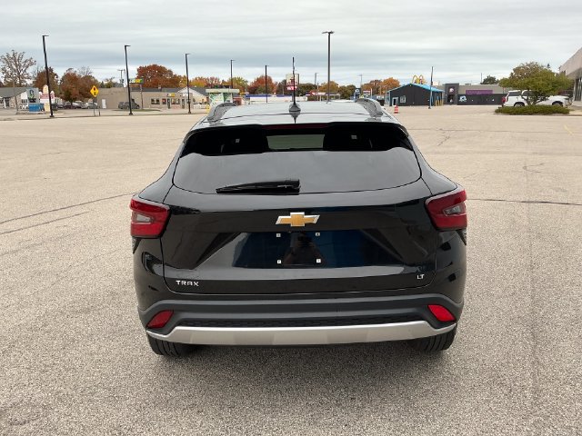 Used 2024 Chevrolet Trax LT w/ LT Convenience Package FWD image 22