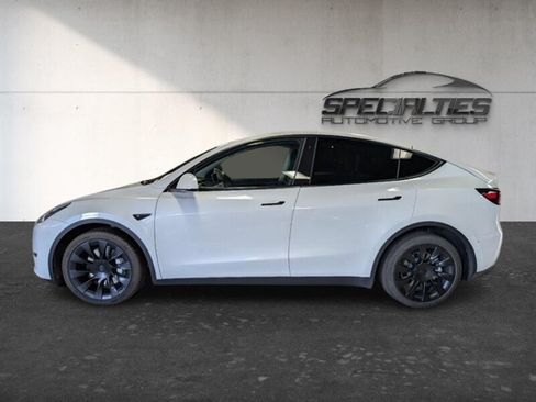 Used 2022 Tesla Model Y Long Range AWD/4WD image 7