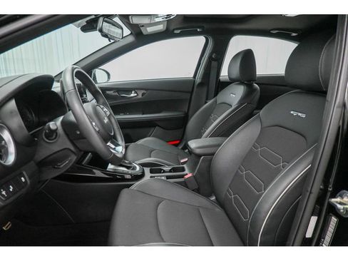 Used 2024 Kia Forte GT-Line w/ GT-Line Premium Package image 9