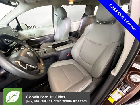 Used 2023 Toyota Sienna XLE w/ XLE Plus Package image 24