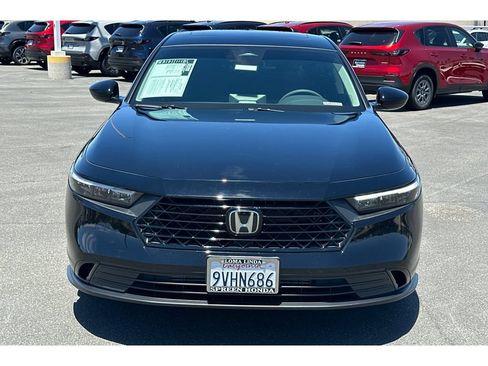 Certified 2025 Honda Accord SE image 9