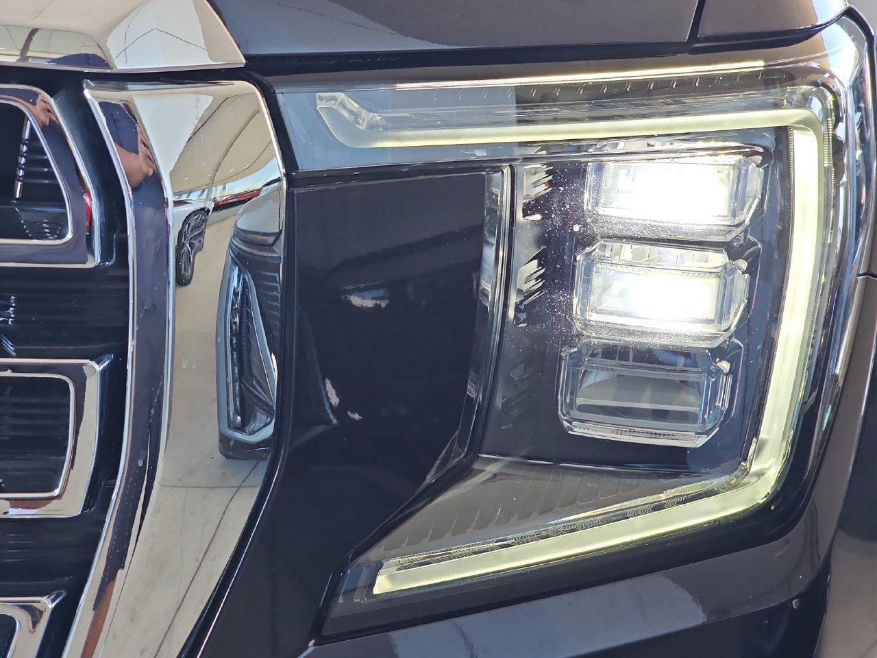 Used 2023 GMC Yukon XL SLT AWD/4WD image 38