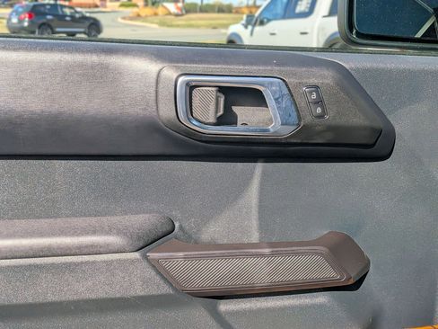 Used 2024 Ford Bronco Badlands image 13