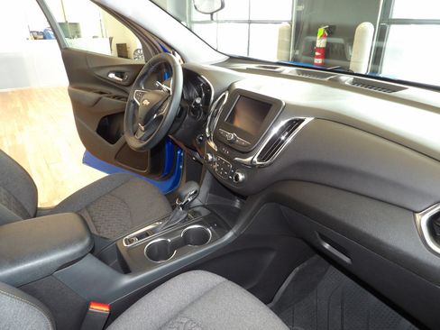 Used 2024 Chevrolet Equinox LT w/ LPO, Floor Liner Package image 13