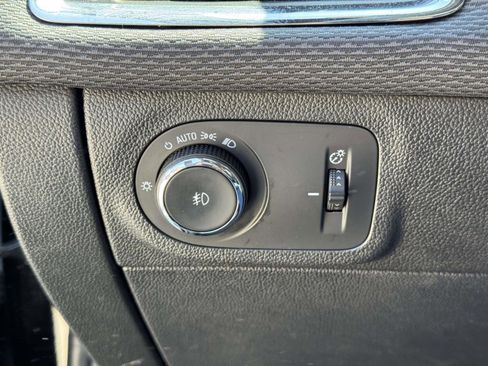 Used 2018 Chevrolet Cruze LT w/ Sun And Sound Package FWD image 18