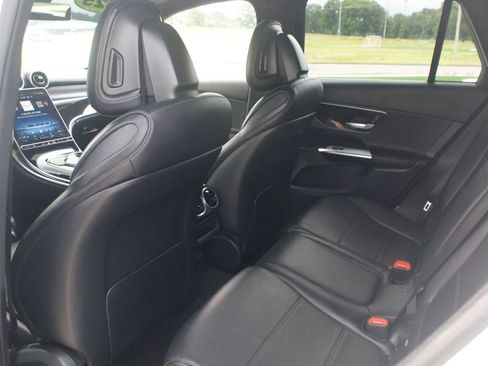 Used 2025 Mercedes-Benz GLC 300 image 15