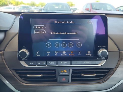 Used 2025 Nissan Altima 2.5 SV FWD image 26