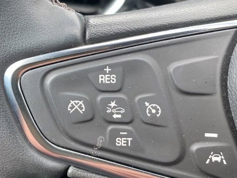 Used 2024 Chevrolet Equinox LT image 36