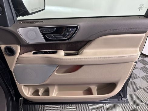 New 2024 Lincoln Navigator L Reserve image 37