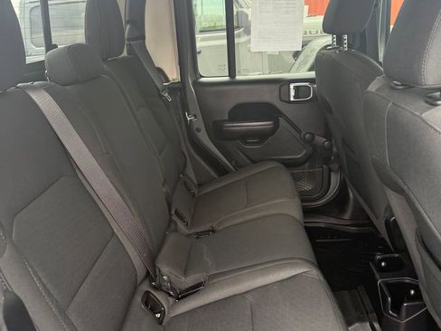 Used 2021 Jeep Gladiator Sport image 46
