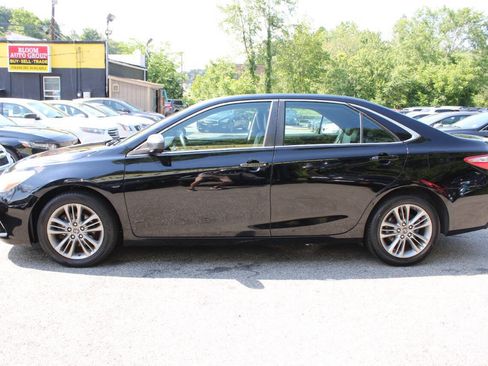 Used 2015 Toyota Camry SE FWD image 12