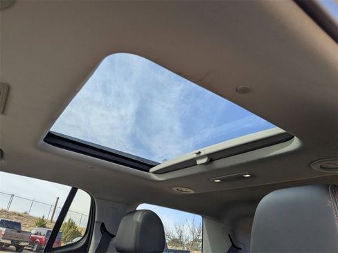 Used 2022 GMC Acadia AT4 w/ Preferred Package image 19